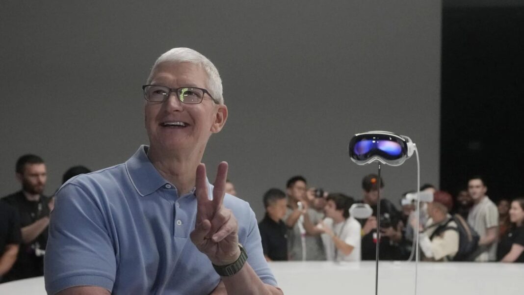 Want to work for Apple? Tim Cook gives you some inside tips